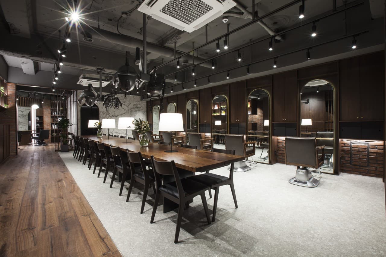 JUNO HAIR Myeongdong 2nd Branch salon interior — Insong Building 3F, Myeongdong Seoul · view 5